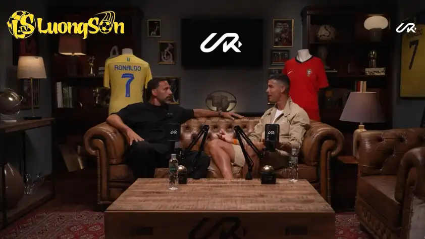 Ronaldo có phát biểu gây tranh cãi về huyền thoại Pele. Ảnh: Chụp màn hình Ronaldo có phát biểu gây tranh cãi về huyền thoại Pele. Ảnh: Chụp màn hình