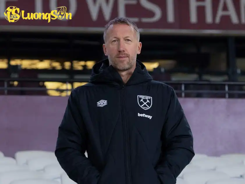 HLV Potter đang đứng trước những áp lực rất lớn sau khi West Ham toàn thua ở cả 3 trận đầu mùa (Ảnh: BBC) HLV Potter đang đứng trước những áp lực rất lớn sau khi West Ham toàn thua ở cả 3 trận đầu mùa (Ảnh: BBC)