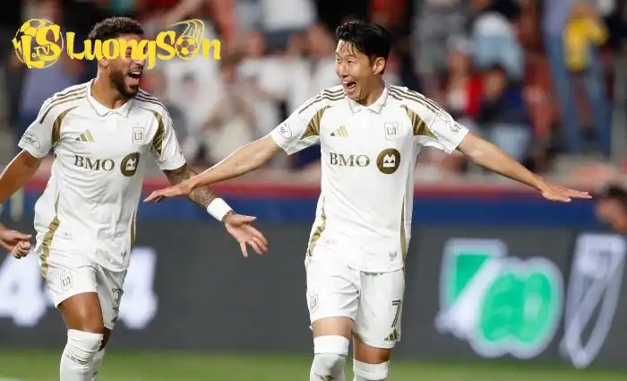 Son Heung Min lại tỏa sáng với cú hat-trick (Ảnh: GOAL) Son Heung Min lại tỏa sáng với cú hat-trick (Ảnh: GOAL)