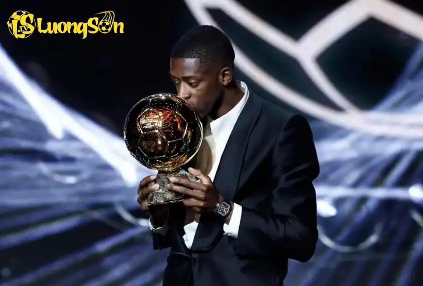 Cầu thủ chạy cánh người Pháp đã dẫn dắt nhà đương kim vô địch nước Pháp đến chức vô địch Champions League đầu tiên trong lịch sử (Ảnh: The Sun). Cầu thủ chạy cánh người Pháp đã dẫn dắt nhà đương kim vô địch nước Pháp đến chức vô địch Champions League đầu tiên trong lịch sử