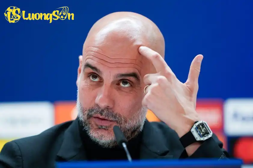 Pep Guardiola đã dành những lời có cho thủ thành người Ý. Ảnh: Daily mail Pep Guardiola đã dành những lời có cho thủ thành người Ý