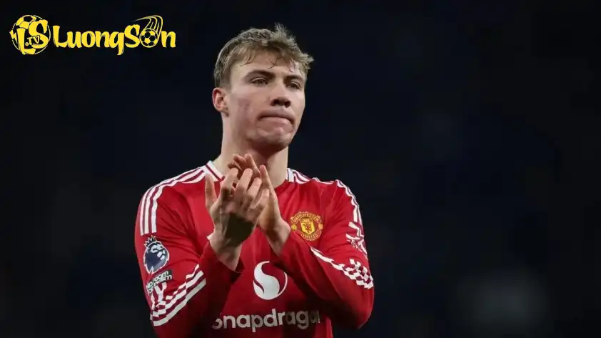 Hojlund hoàn toàn gây thất vọng trong mùa giải cuối cùng ở Man United (Ảnh: Football 365). Hojlund hoàn toàn gây thất vọng trong mùa giải cuối cùng ở Man United (Ảnh: Football 365).