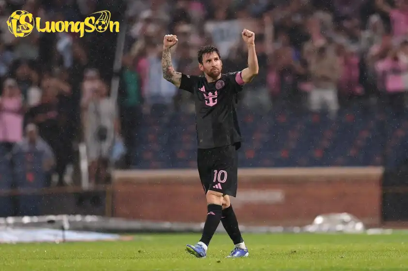 Messi san bằng cột mốc cầu thủ có nhiều trận ghi bàn và kiến tạo trong cùng một trận đấu nhất tại MLS, với 17 lần (Ảnh: X). Messi san bằng cột mốc cầu thủ có nhiều trận ghi bàn và kiến tạo trong cùng một trận đấu nhất tại MLS, với 17 lần (Ảnh: X).