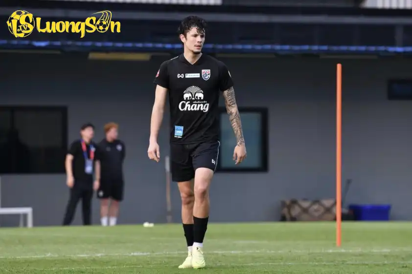 Jude Soonsup-Bell đã chính thức trở về hội quân cùng ĐT Thái Lan Jude Soonsup-Bell đã chính thức trở về hội quân cùng ĐT Thái Lan