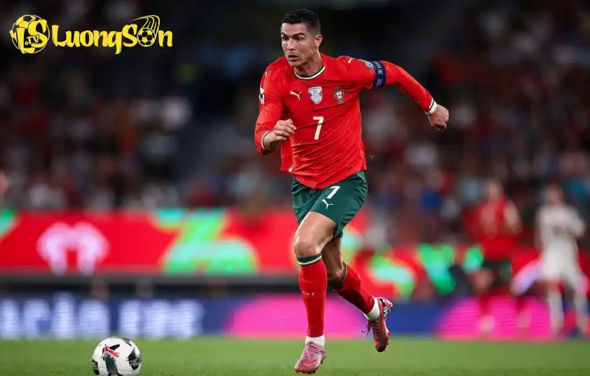 Ronaldo nắm giữ thành tích chân sút vĩ đại nhất trong lịch sử vòng loại World Cup Ronaldo nắm giữ thành tích chân sút vĩ đại nhất trong lịch sử vòng loại World Cup