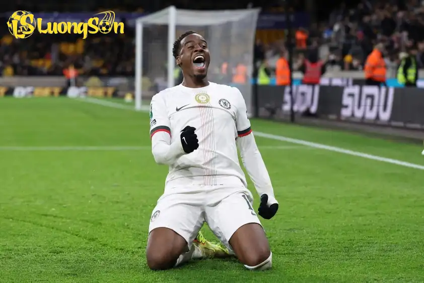 Gittens chơi khá tốt ở mùa giải đầu tiên tại Chelsea Gittens chơi khá tốt ở mùa giải đầu tiên tại Chelsea