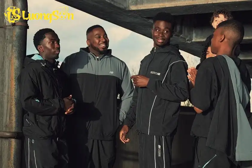 Saka có được nguồn thu lớn từ việc quảng cáo Saka có được nguồn thu lớn từ việc quảng cáo.